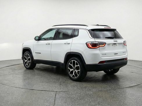 Used 2025 Jeep Compass Limited image 6