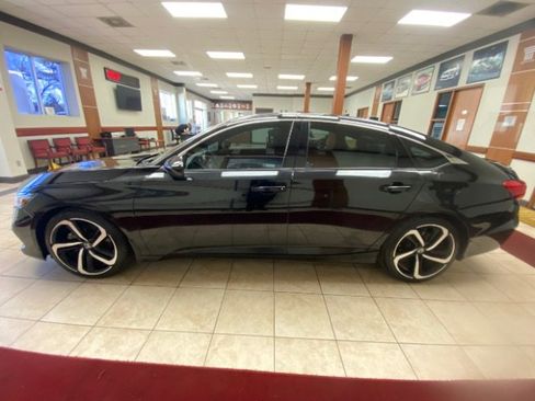 Used 2022 Honda Accord Sport image 1