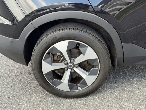 Certified 2023 Volvo XC40 B5 Plus w/ Driver Assist Package AWD/4WD image 12