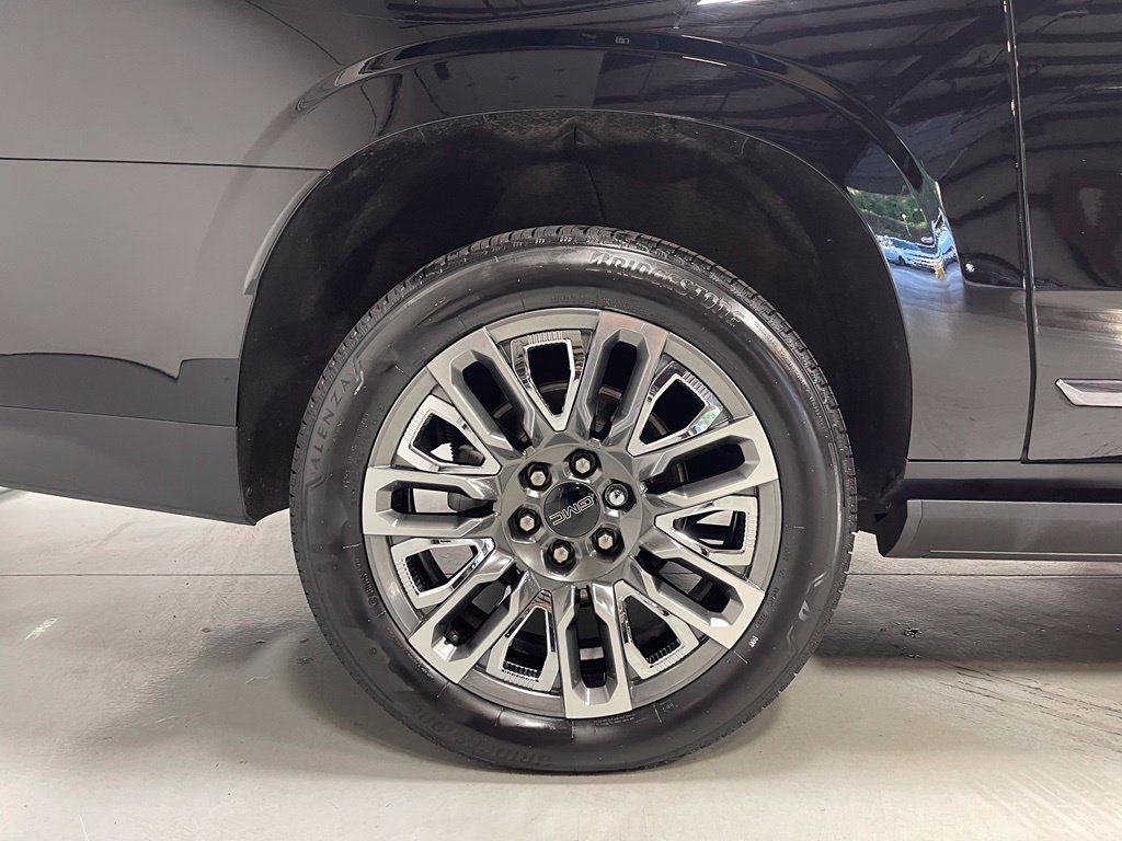 Used 2024 GMC Yukon XL Denali Ultimate AWD/4WD image 15
