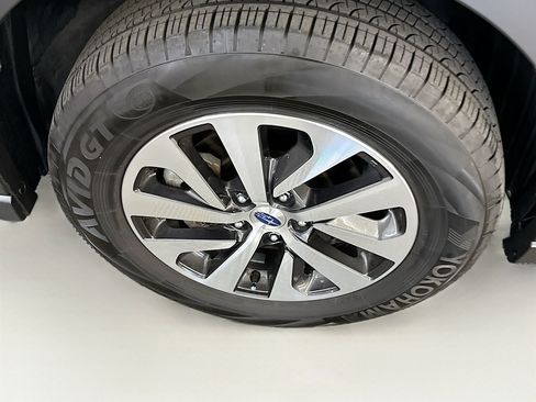 Used 2025 Subaru Outback Premium w/ Popular Package #1A AWD/4WD image 11