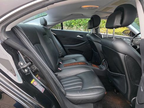 Used 2006 Mercedes-Benz CLS 500 w/ AMG Sport Pkg image 29