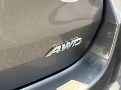 Used 2016 Toyota Highlander LE AWD/4WD image 24