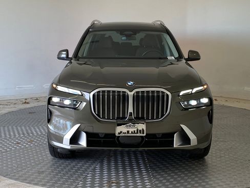 Used 2025 BMW X7 xDrive40i w/ Premium Package image 5