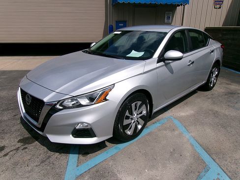 Used 2020 Nissan Altima 2.5 S image 1