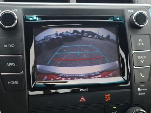 Used 2016 Toyota Camry SE FWD image 15