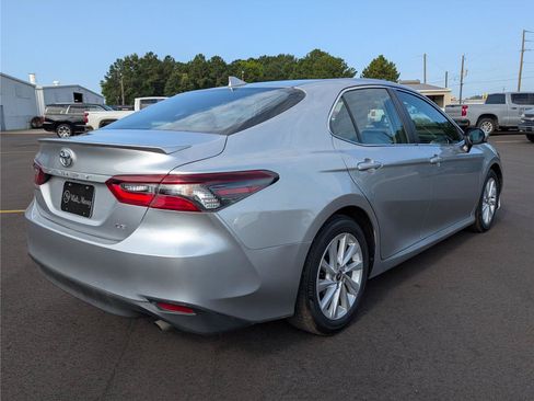 Used 2024 Toyota Camry LE FWD image 5