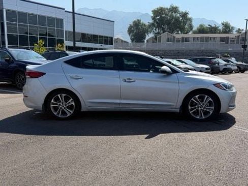 Used 2017 Hyundai Elantra Limited w/ Limited Tech Package 04 FWD image 2