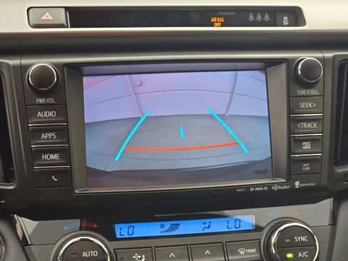 Used 2018 Toyota RAV4 Limited FWD image 22