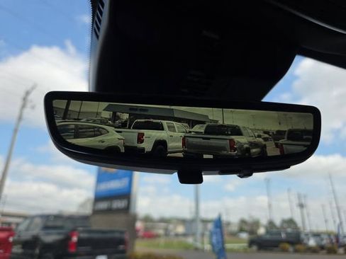 New 2026 Chevrolet Traverse LT w/ Driver Confidence Package image 24