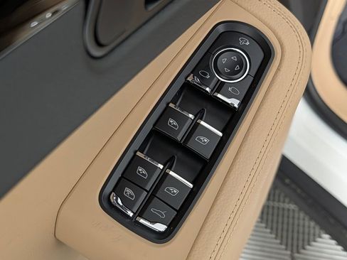 New 2026 Porsche Macan image 27