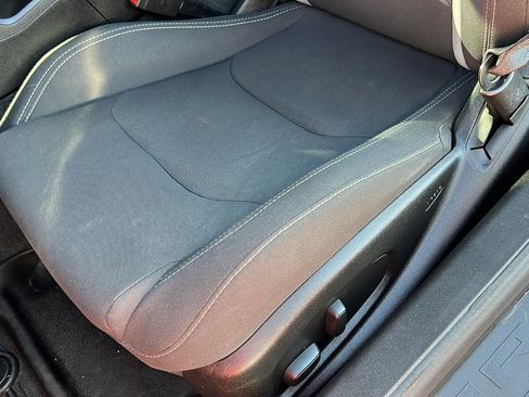 Used 2018 Chevrolet Camaro LT image 12