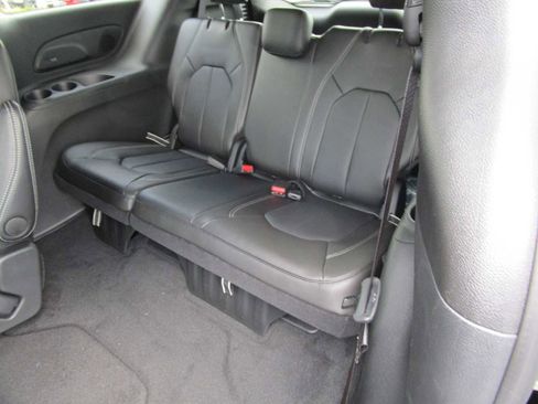New 2026 Chrysler Pacifica Select FWD image 21