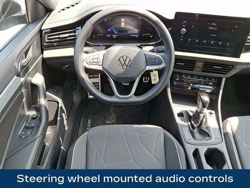 Used 2025 Volkswagen Jetta Sport FWD image 3
