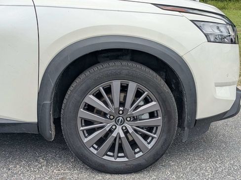 Used 2023 Nissan Pathfinder SL w/ SL Premium Package AWD/4WD image 10