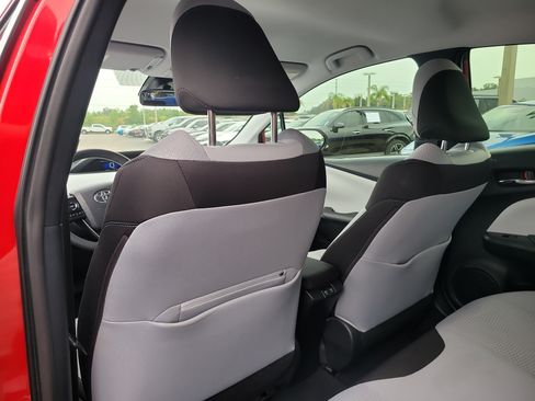 Used 2022 Toyota Prius LE FWD image 12