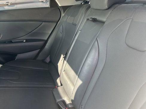 Used 2022 Hyundai Elantra Limited w/ Cargo Package image 13