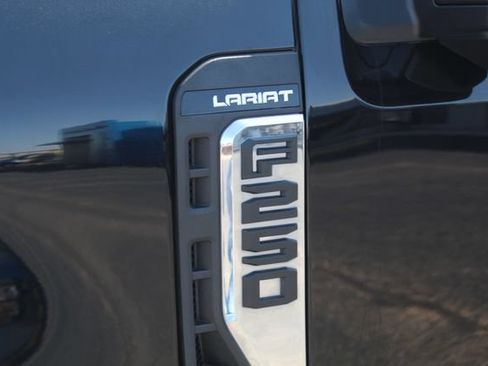 Used 2023 Ford F250 Lariat w/ Lariat Ultimate Package AWD/4WD image 13