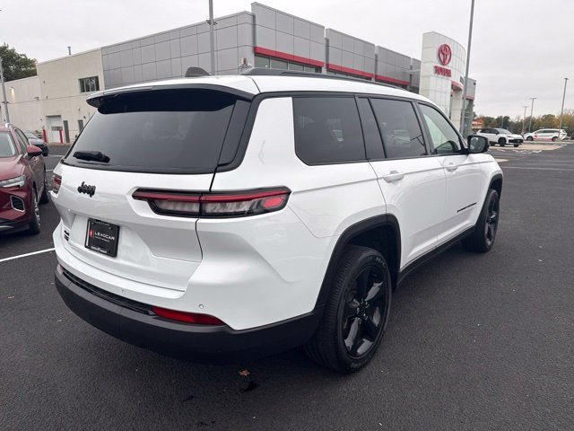 Used 2023 Jeep Grand Cherokee L Laredo AWD/4WD image 11