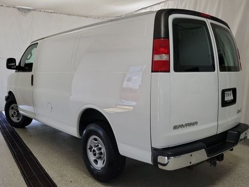 Used 2017 GMC Savana 2500 RWD image 7