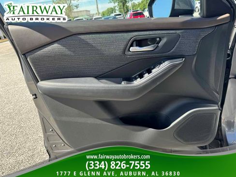 Used 2023 Nissan Rogue SV FWD image 27