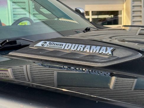 Used 2020 Chevrolet Silverado 2500 LTZ w/ LTZ Premium Package image 12