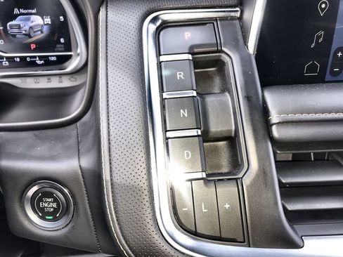 Used 2024 GMC Yukon AT4 w/ Technology Package AWD/4WD image 20