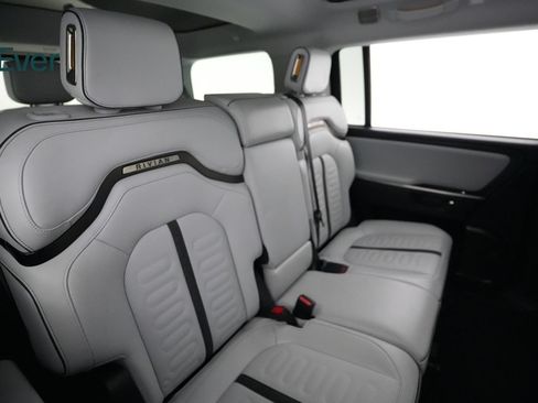 Used 2025 Rivian R1S Adventure AWD/4WD image 5