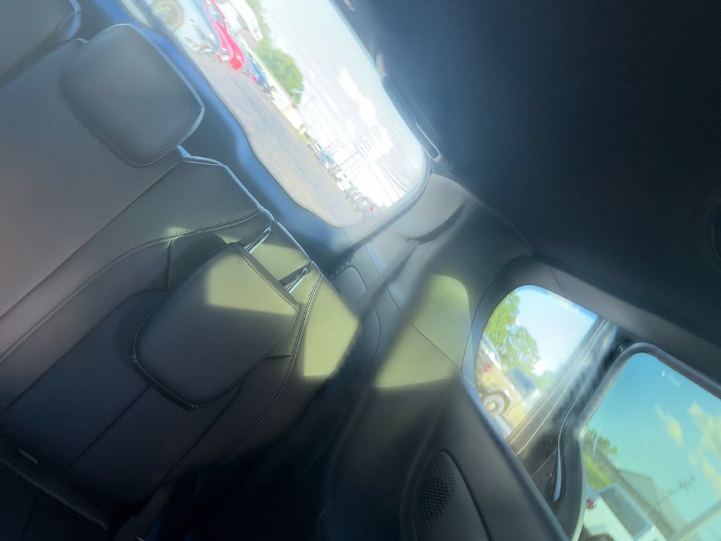 New 2027 Chrysler Pacifica Select w/ Family Tech Group FWD image 11