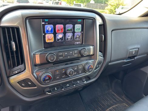 Used 2018 Chevrolet Silverado 1500 LT w/ Redline Edition image 7