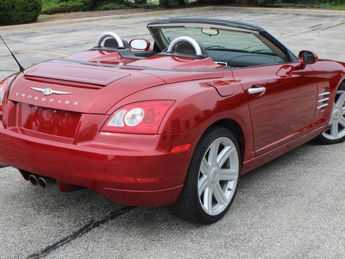 Used 2005 Chrysler Crossfire Limited RWD image 3