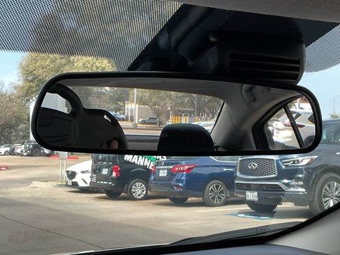 Used 2025 Nissan Versa SV image 26