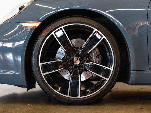 Used 2017 Porsche 911 Carrera image 18