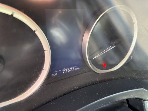 Used 2016 Lexus IS 200t 200t w/ Navigation System Package image 4