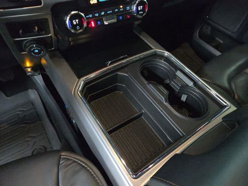 Used 2022 Ford F350 Platinum image 16