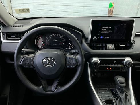 Used 2025 Toyota RAV4 XLE image 14