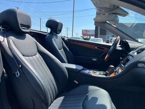Used 2009 Mercedes-Benz SL 550 w/ Premium I Pkg image 24