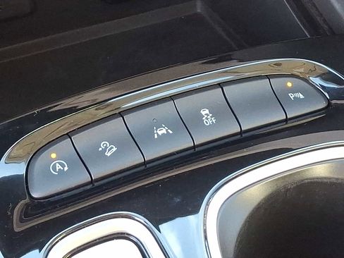 Used 2021 Buick Envision Essence image 24