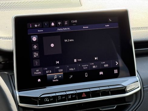 New 2026 Jeep Compass Latitude image 13