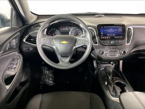 Used 2021 Chevrolet Malibu LT FWD image 4