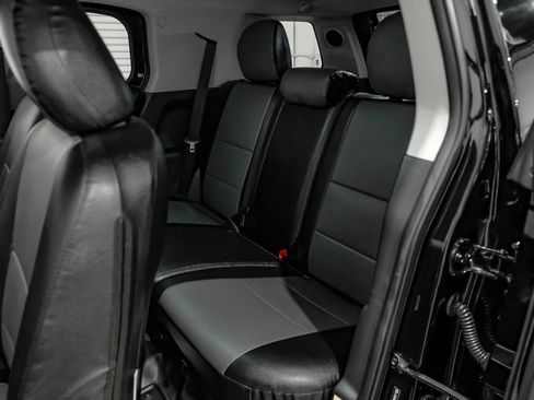 Used 2013 Toyota FJ Cruiser 4WD w/ Upgrade Pkg image 38