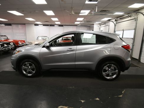 Used 2021 Honda HR-V LX image 5