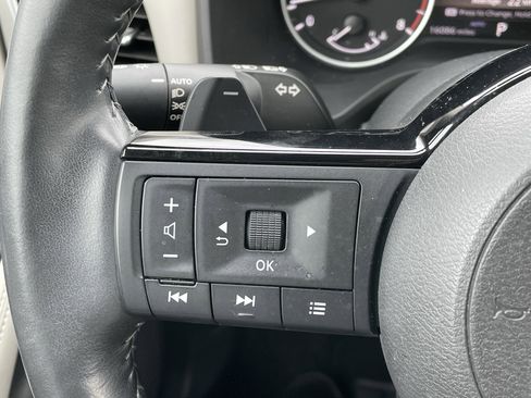 Used 2023 Nissan Rogue SL w/ SL Premium Package image 25