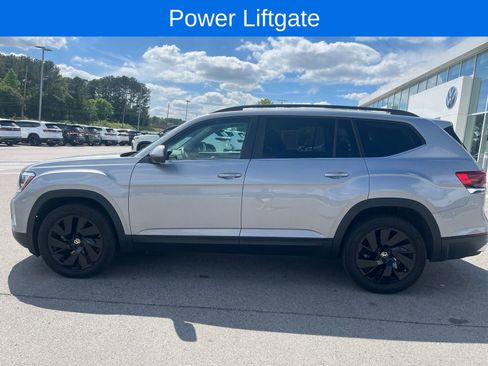Used 2026 Volkswagen Atlas SE w/ Black Wheel Package FWD image 11