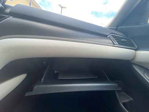 Used 2020 Honda Accord EX image 24