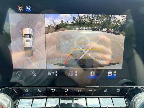 New 2026 Chevrolet Colorado ZR2 w/ Technology Package AWD/4WD image 22