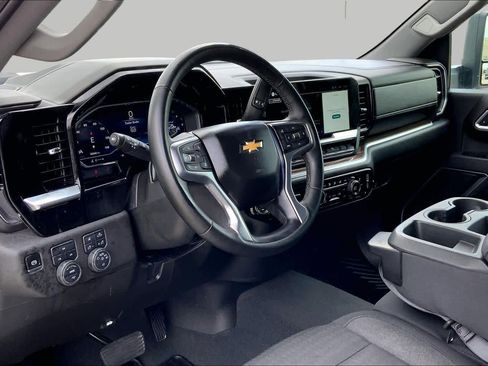Used 2025 Chevrolet Silverado 2500 LT w/ Safety Package AWD/4WD image 17