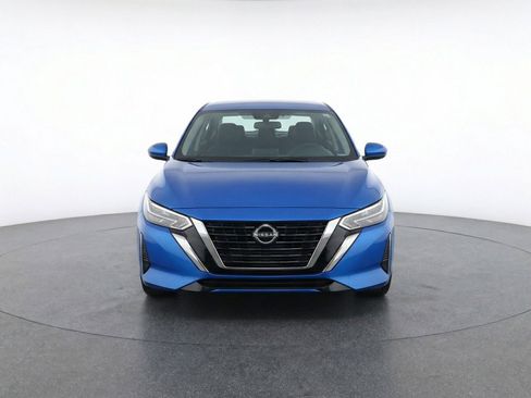Used 2025 Nissan Sentra SV FWD image 2