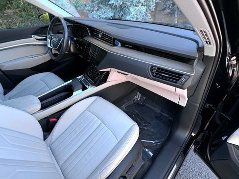 Used 2024 Audi Q8 e-tron Premium AWD/4WD image 39
