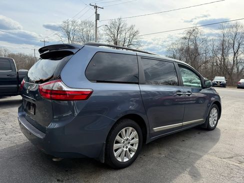 Used 2015 Toyota Sienna XLE w/ XLE Navigation Package image 5
